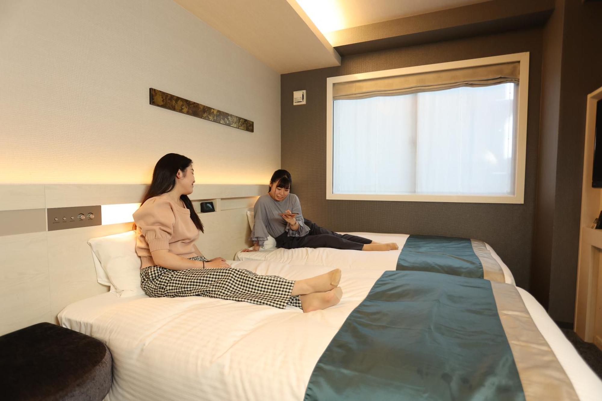 Urban Hotel Kyoto Shijo Premium Exterior photo